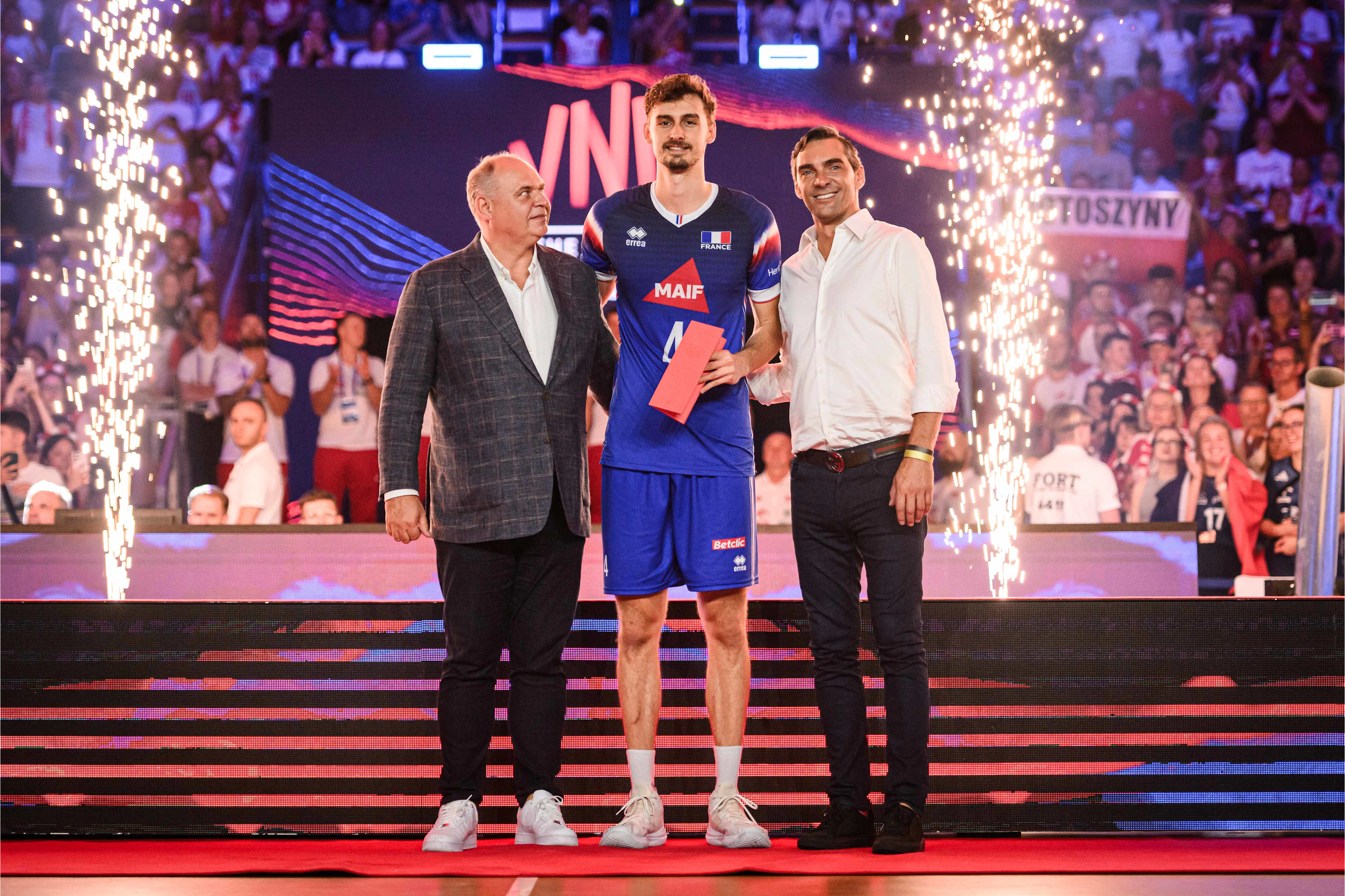 波兰完胜法国,阿圭罗统治全场 波兰完胜法国,阿圭罗统治全场