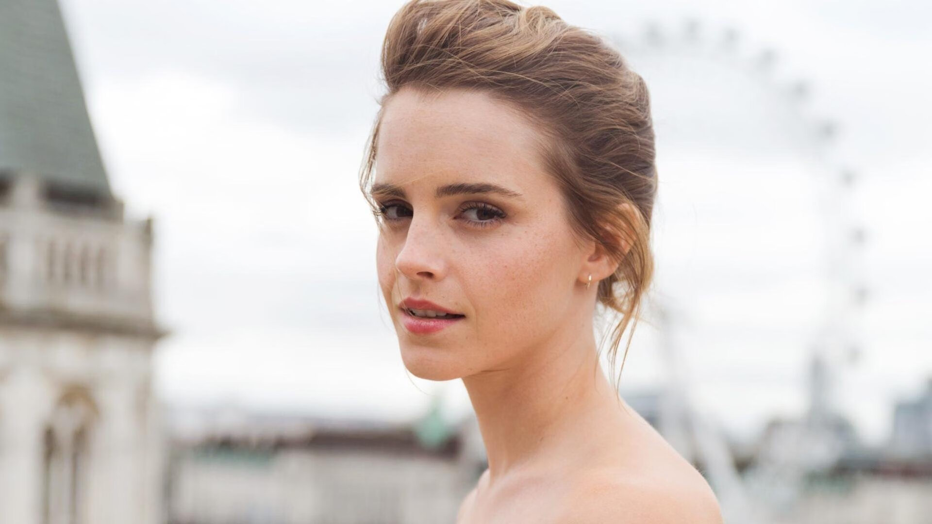 两场胜利，两种艺术，皇马团队交响乐与莱万的孤胆史诗