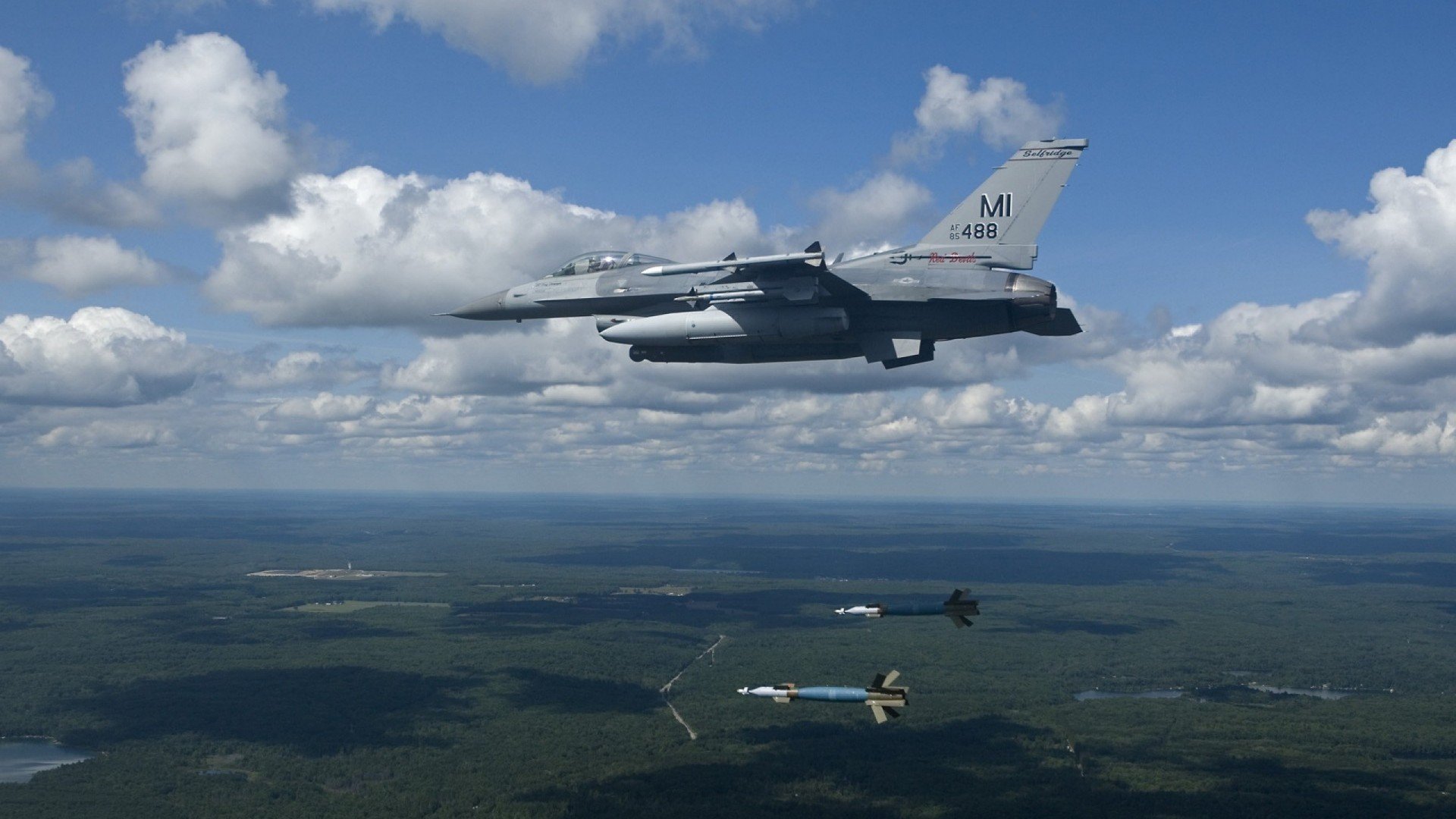 当上海队的东方智慧碰上爵士的西部狂想，哈登在跨界对决中成为胜负手